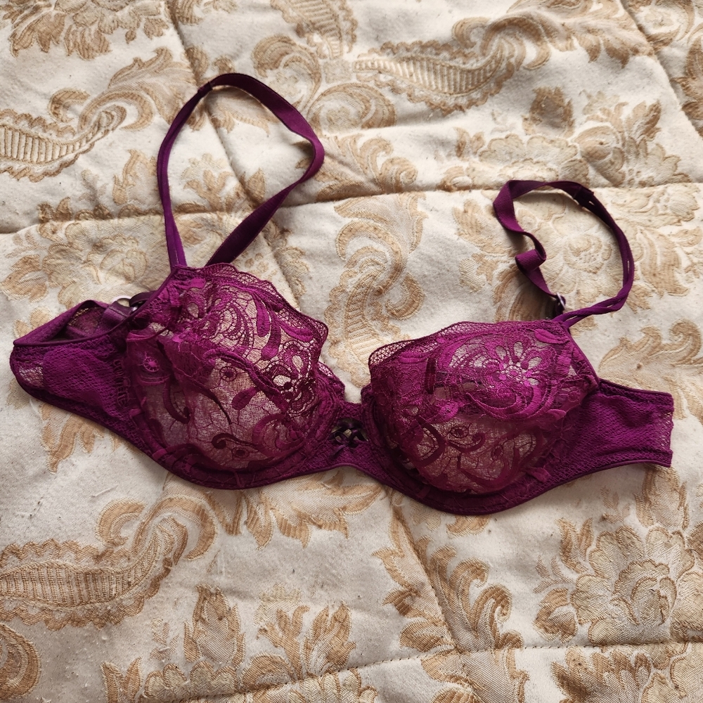 Purple Lace Chantelle Bra 32 B - Picture 2 of 5